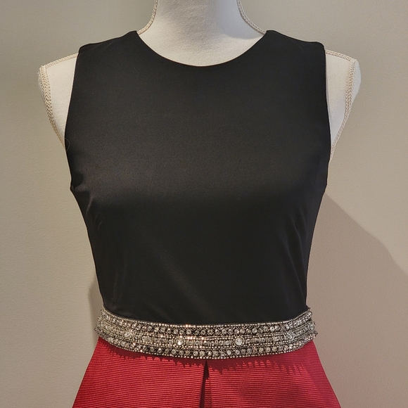 AIDAN MATTOX BLACK AND RED EMBELLISHED EVENING DRESS - Picture 2 of 11